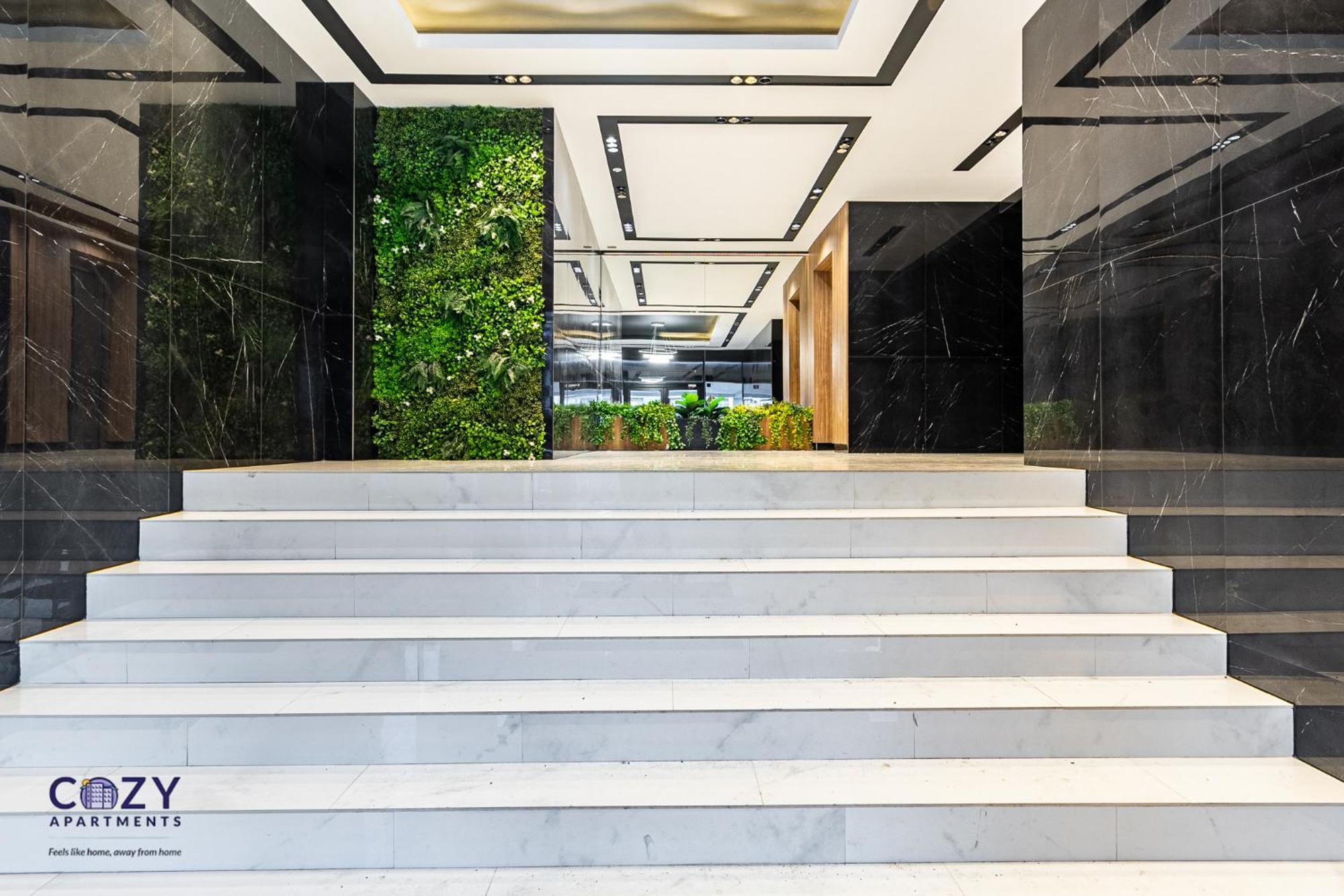 Luxury Residences & Suites In Central Brasov At Coresi Mall Exterior photo